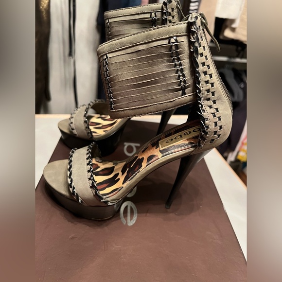 Bebe Olive strappy platform sandal.  Used. Great condition. - Picture 4 of 5